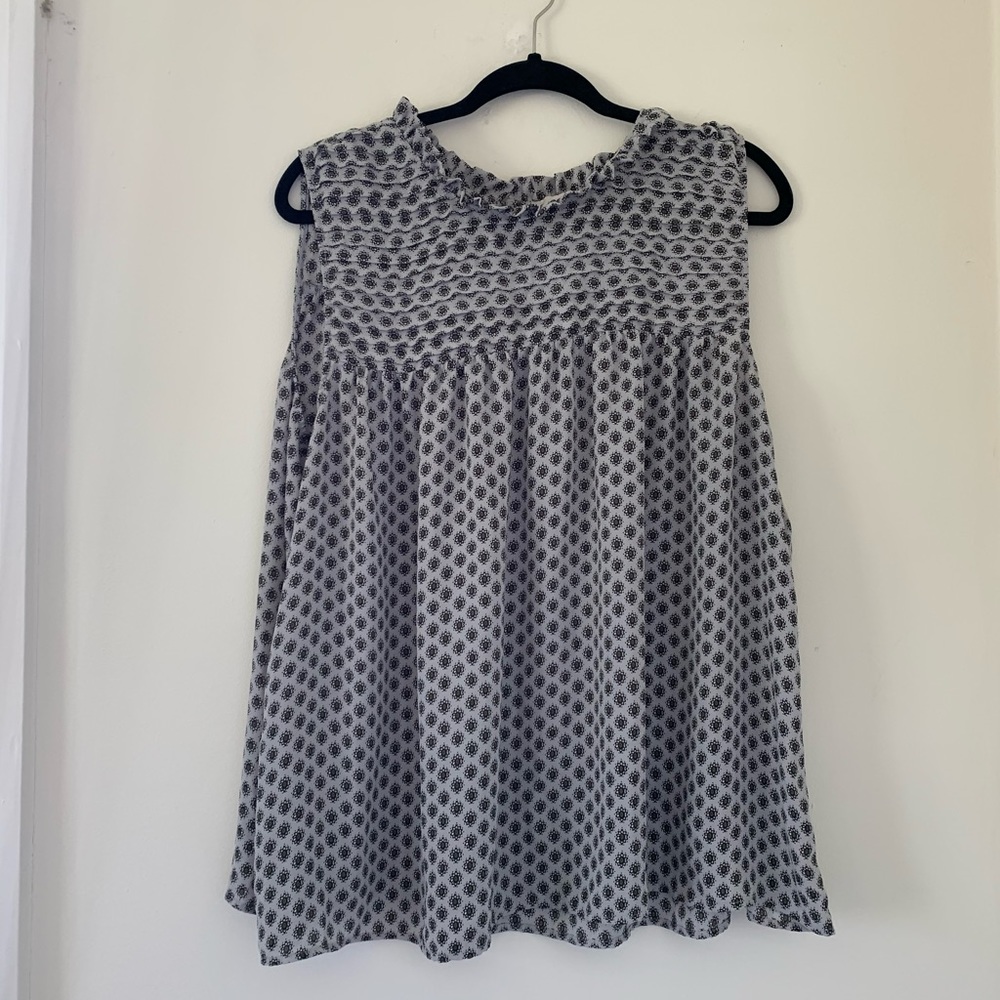 Patterned LOFT Sleeveless Blouse